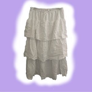 Super cute skirt from aritzia🌼